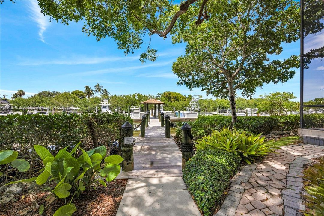 For Sale: $1,850,000 (3 beds, 4 baths, 3885 Square Feet)
