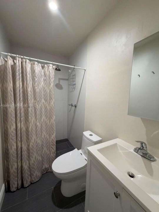 For Rent: $1,700 (0 beds, 1 baths, 1543 Square Feet)