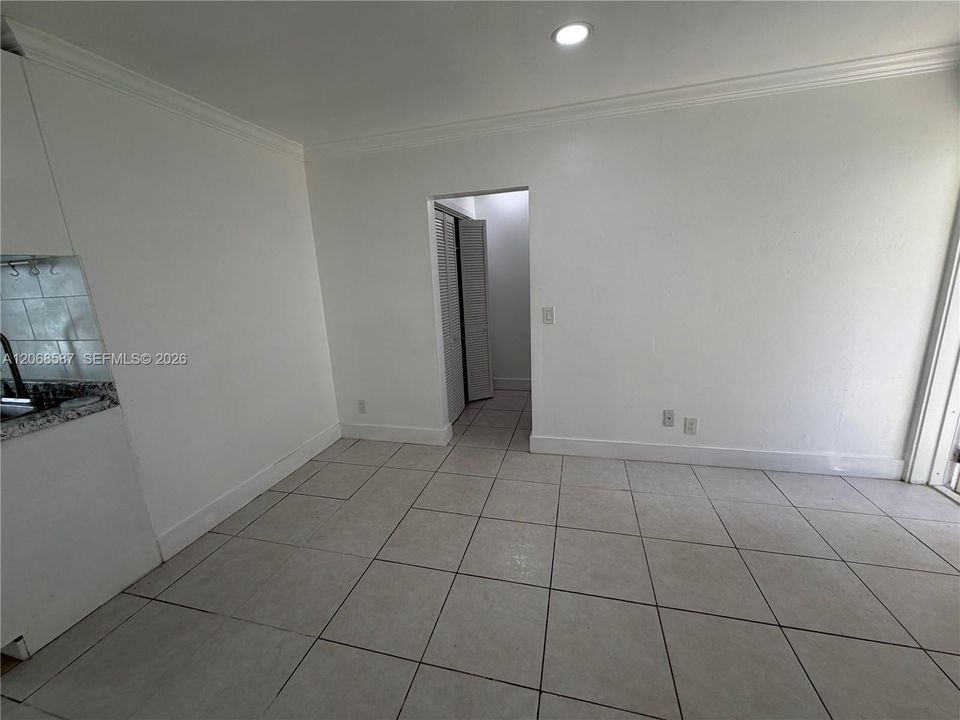 В аренду: $1,400 (0 спален, 1 ванн, 400 Квадратных фут)