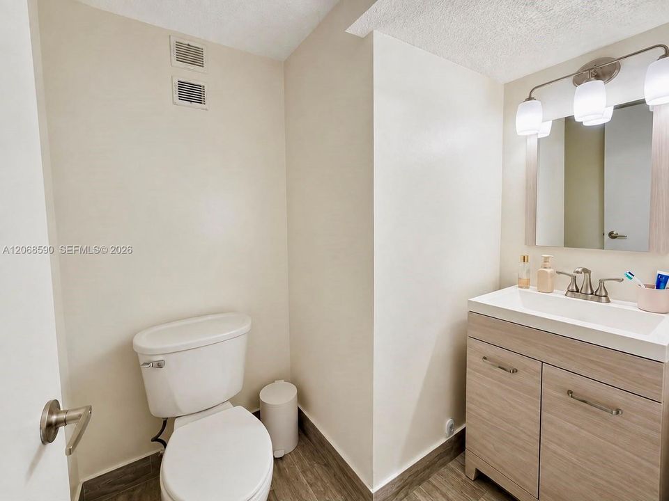 В аренду: $2,650 (2 спален, 2 ванн, 1136 Квадратных фут)