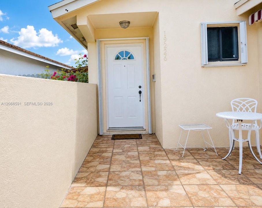 For Sale: $600,000 (3 beds, 2 baths, 1563 Square Feet)