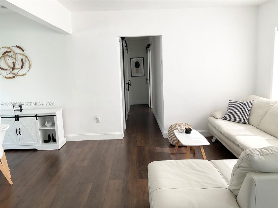For Sale: $710,000 (3 beds, 2 baths, 1059 Square Feet)