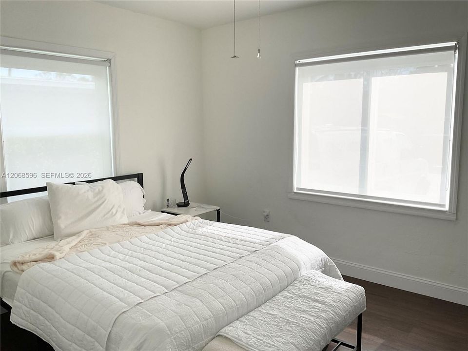 For Sale: $710,000 (3 beds, 2 baths, 1059 Square Feet)