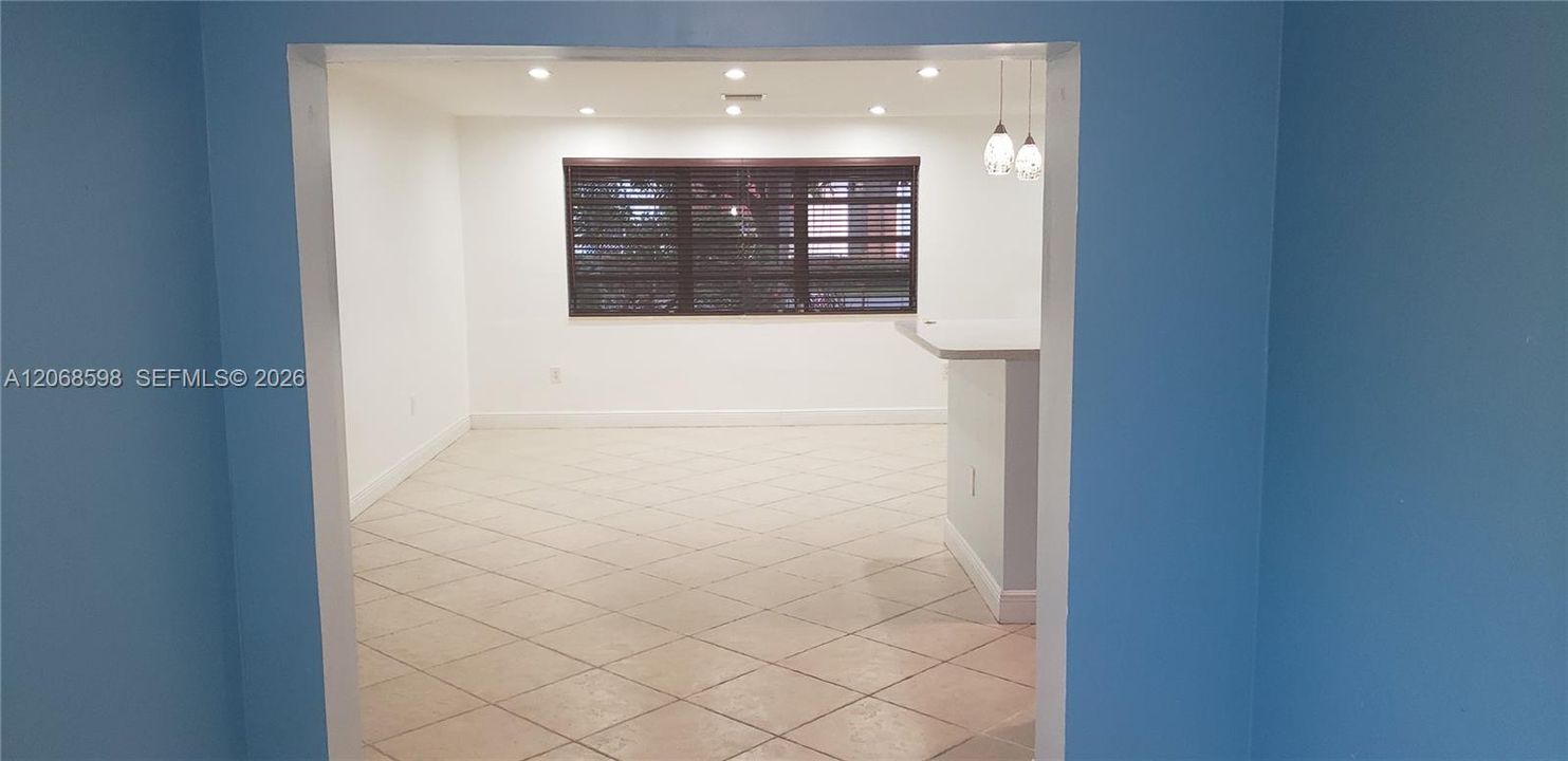 For Rent: $2,900 (2 beds, 1 baths, 1137 Square Feet)