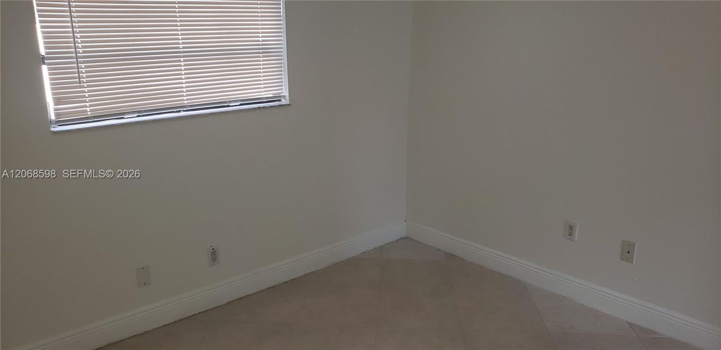 For Rent: $2,900 (2 beds, 1 baths, 1137 Square Feet)