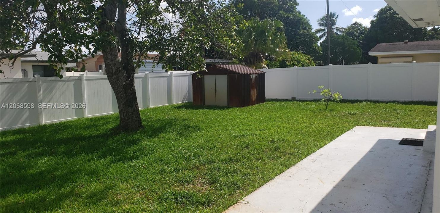 For Rent: $2,900 (2 beds, 1 baths, 1137 Square Feet)