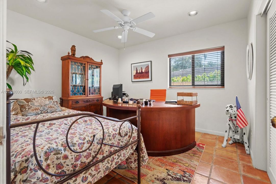 For Sale: $1,800,000 (3 beds, 3 baths, 2423 Square Feet)