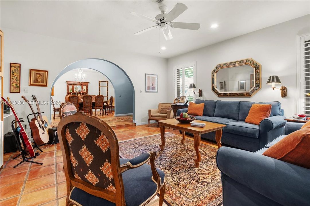 For Sale: $1,800,000 (3 beds, 3 baths, 2423 Square Feet)