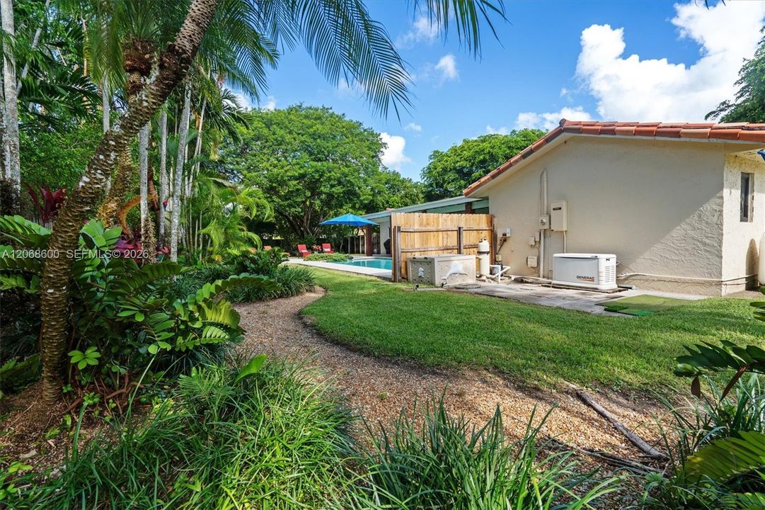 For Sale: $1,800,000 (3 beds, 3 baths, 2423 Square Feet)