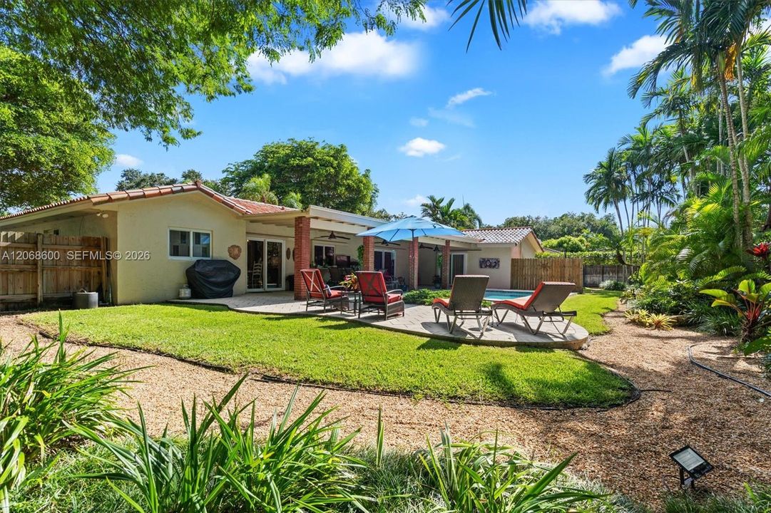 For Sale: $1,800,000 (3 beds, 3 baths, 2423 Square Feet)