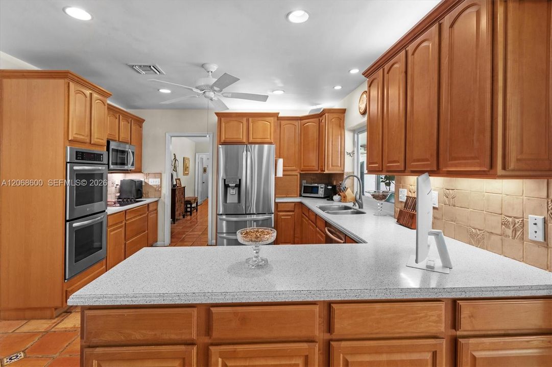 For Sale: $1,800,000 (3 beds, 3 baths, 2423 Square Feet)