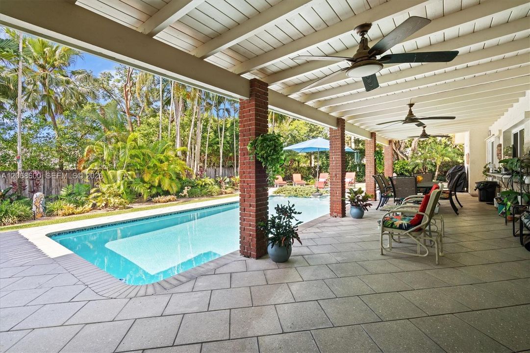 For Sale: $1,800,000 (3 beds, 3 baths, 2423 Square Feet)