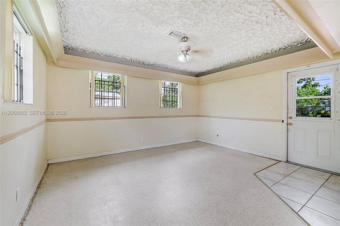 For Sale: $412,000 (3 beds, 2 baths, 1603 Square Feet)