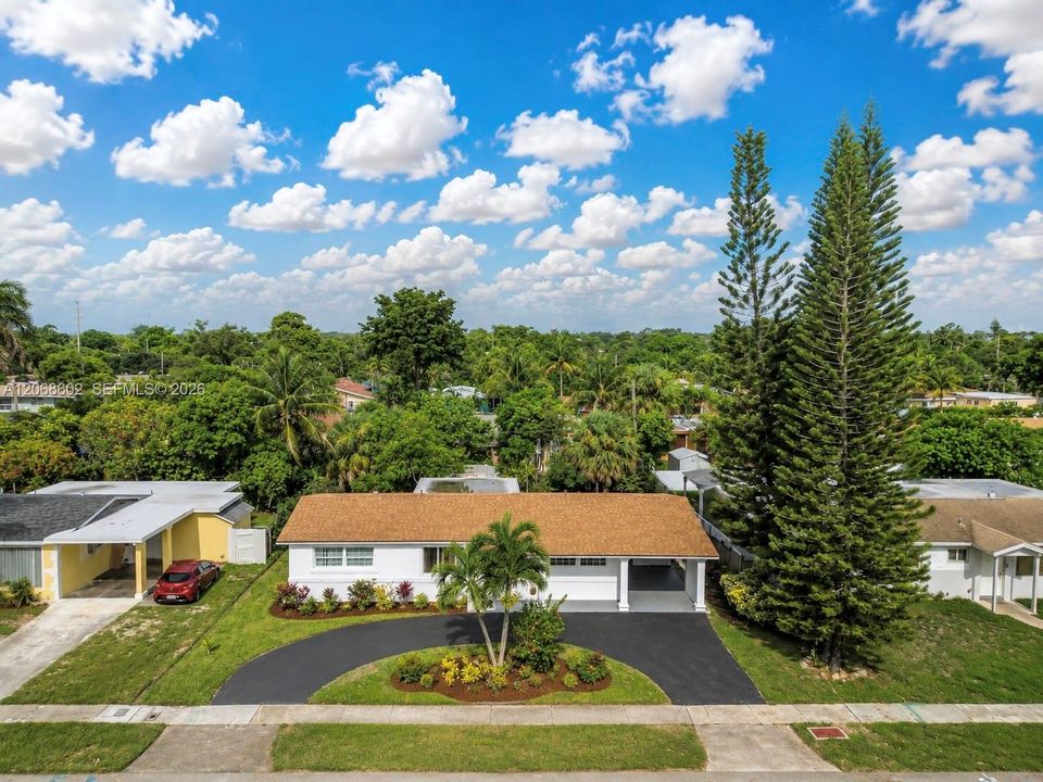 For Sale: $412,000 (3 beds, 2 baths, 1603 Square Feet)