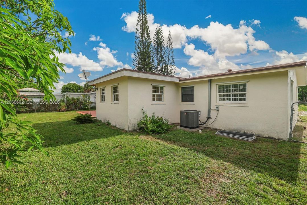 For Sale: $412,000 (3 beds, 2 baths, 1603 Square Feet)