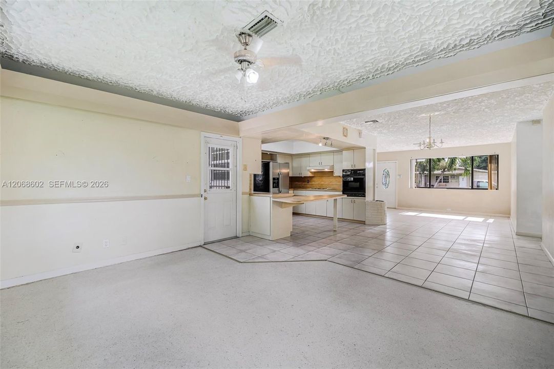 For Sale: $412,000 (3 beds, 2 baths, 1603 Square Feet)