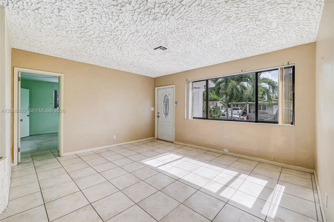 For Sale: $412,000 (3 beds, 2 baths, 1603 Square Feet)
