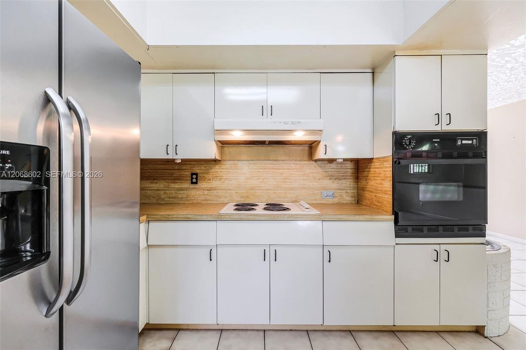 For Sale: $412,000 (3 beds, 2 baths, 1603 Square Feet)