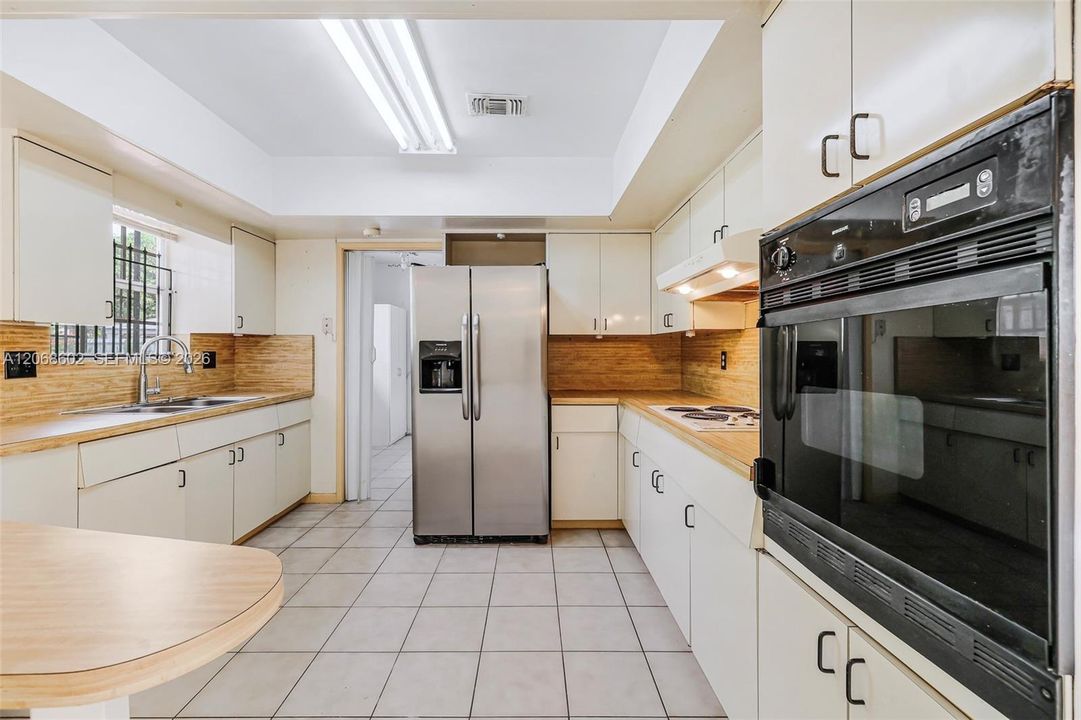 For Sale: $412,000 (3 beds, 2 baths, 1603 Square Feet)