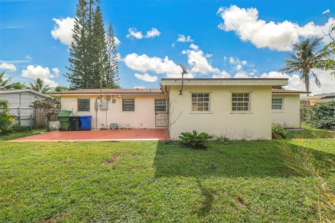 For Sale: $412,000 (3 beds, 2 baths, 1603 Square Feet)