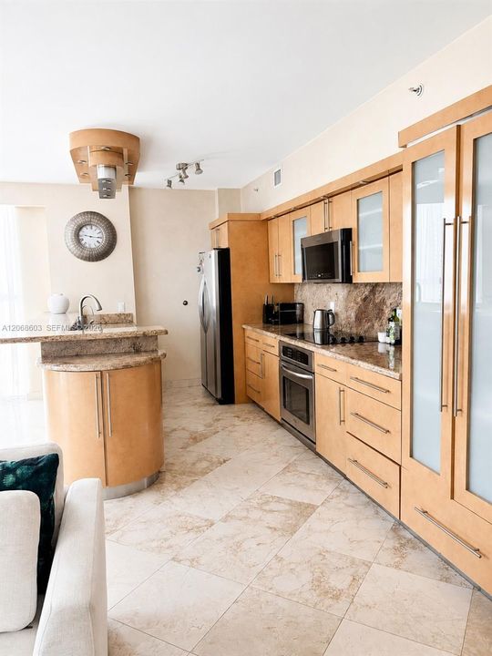 For Rent: $4,900 (3 beds, 2 baths, 1449 Square Feet)