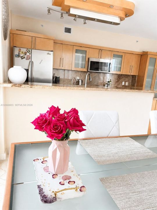For Rent: $4,900 (3 beds, 2 baths, 1449 Square Feet)