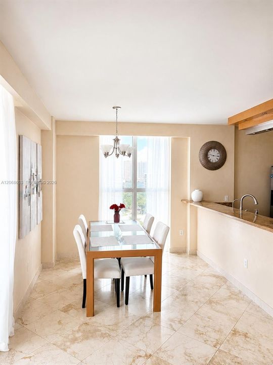 For Rent: $4,900 (3 beds, 2 baths, 1449 Square Feet)