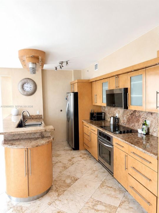 For Rent: $4,900 (3 beds, 2 baths, 1449 Square Feet)