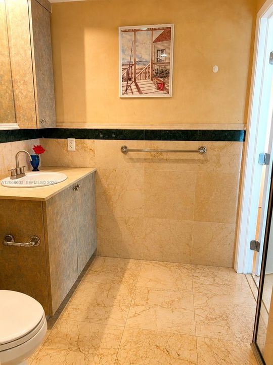 For Rent: $4,900 (3 beds, 2 baths, 1449 Square Feet)