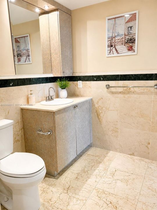 For Rent: $4,900 (3 beds, 2 baths, 1449 Square Feet)