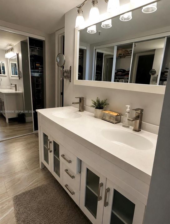 For Sale: $265,000 (2 beds, 2 baths, 1250 Square Feet)