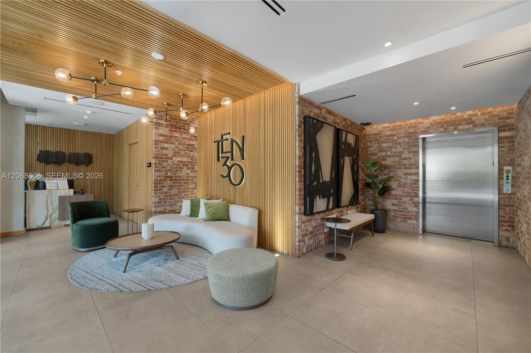 For Sale: $1,425,000 (2 beds, 2 baths, 1476 Square Feet)