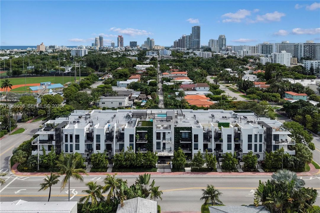 For Sale: $1,425,000 (2 beds, 2 baths, 1476 Square Feet)