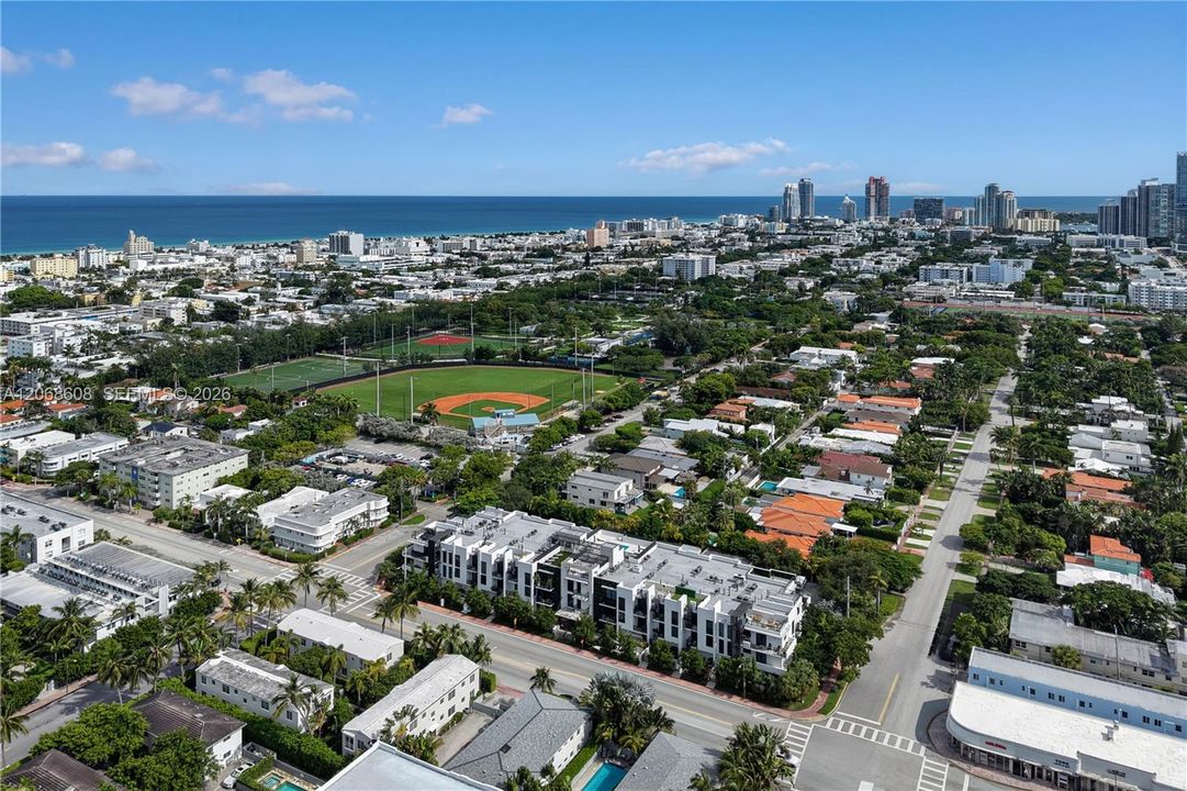 For Sale: $1,425,000 (2 beds, 2 baths, 1476 Square Feet)