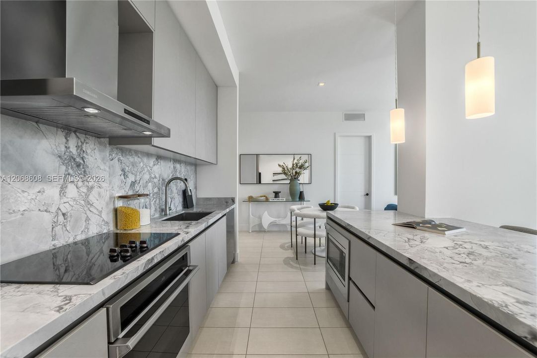 For Sale: $1,425,000 (2 beds, 2 baths, 1476 Square Feet)
