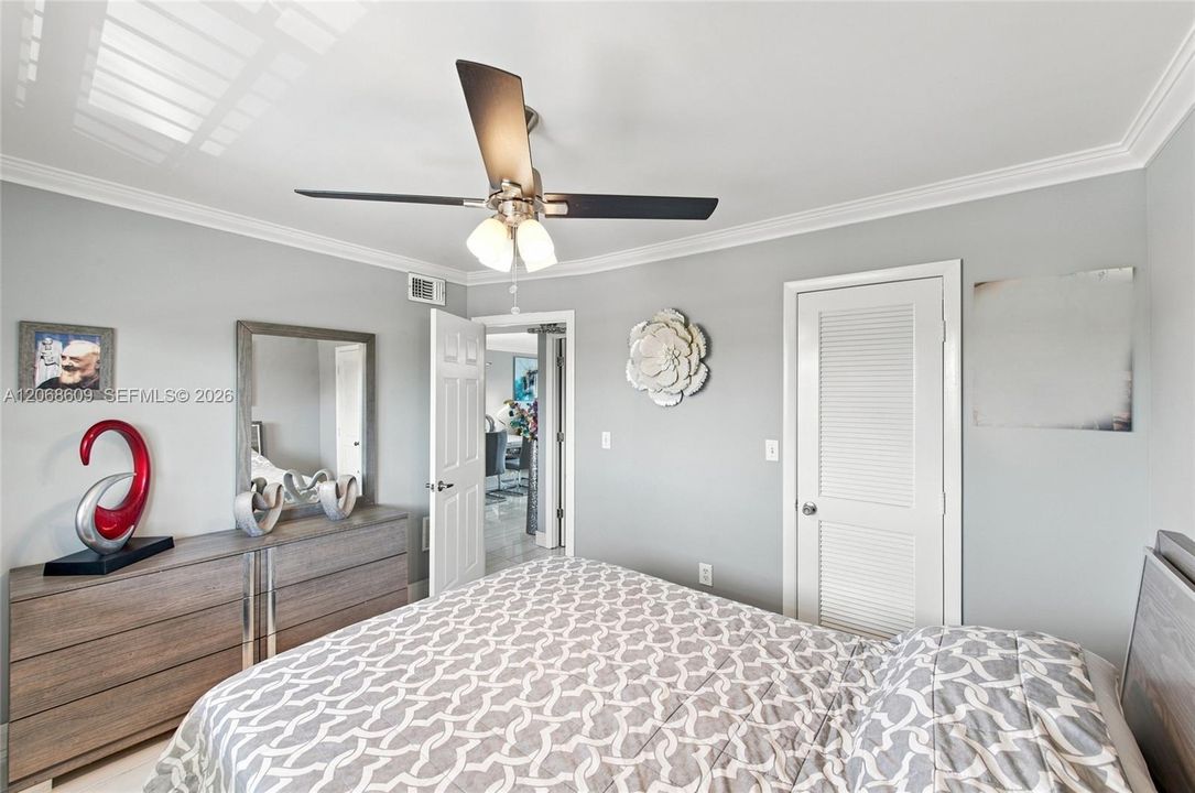 For Sale: $209,900 (2 beds, 2 baths, 850 Square Feet)