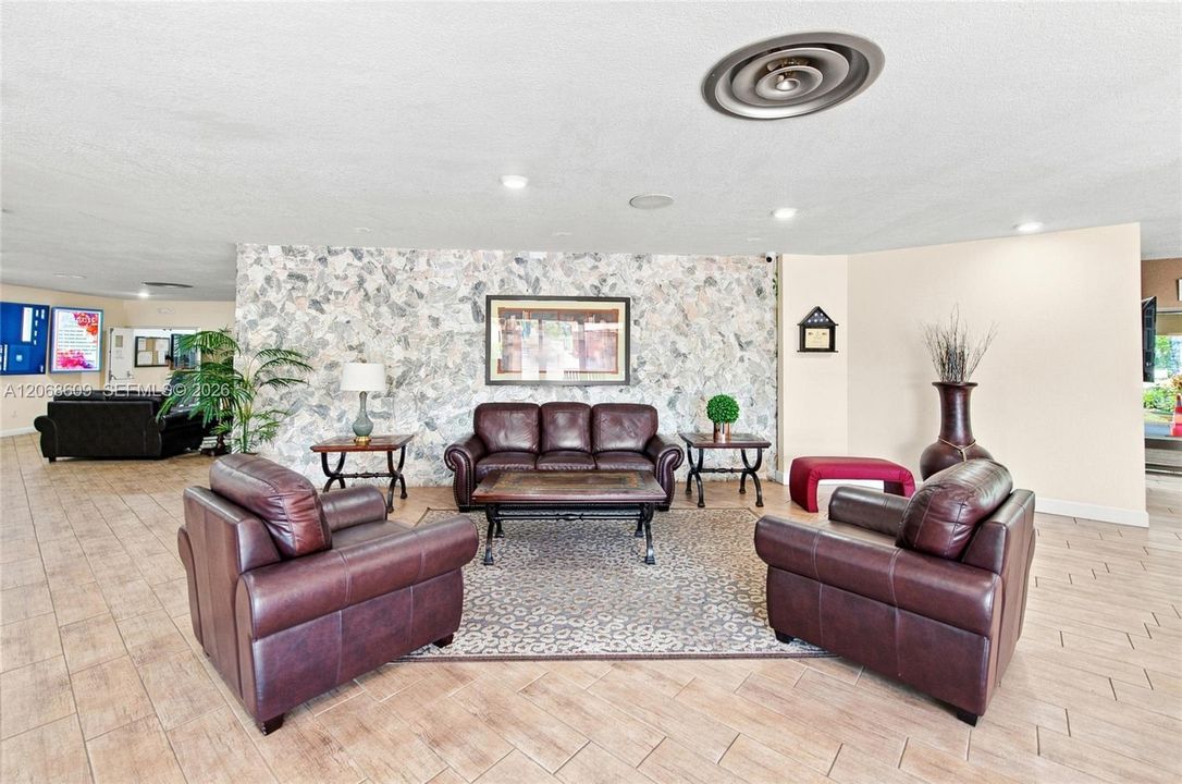 For Sale: $209,900 (2 beds, 2 baths, 850 Square Feet)