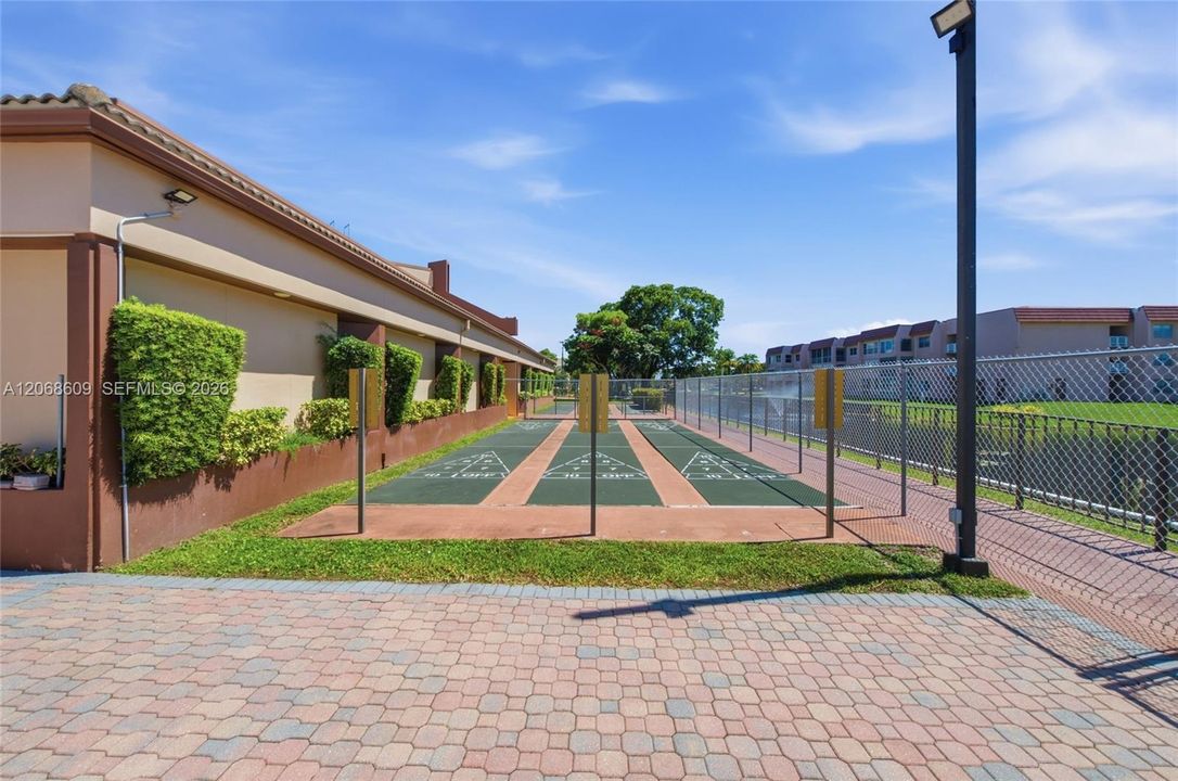 For Sale: $209,900 (2 beds, 2 baths, 850 Square Feet)