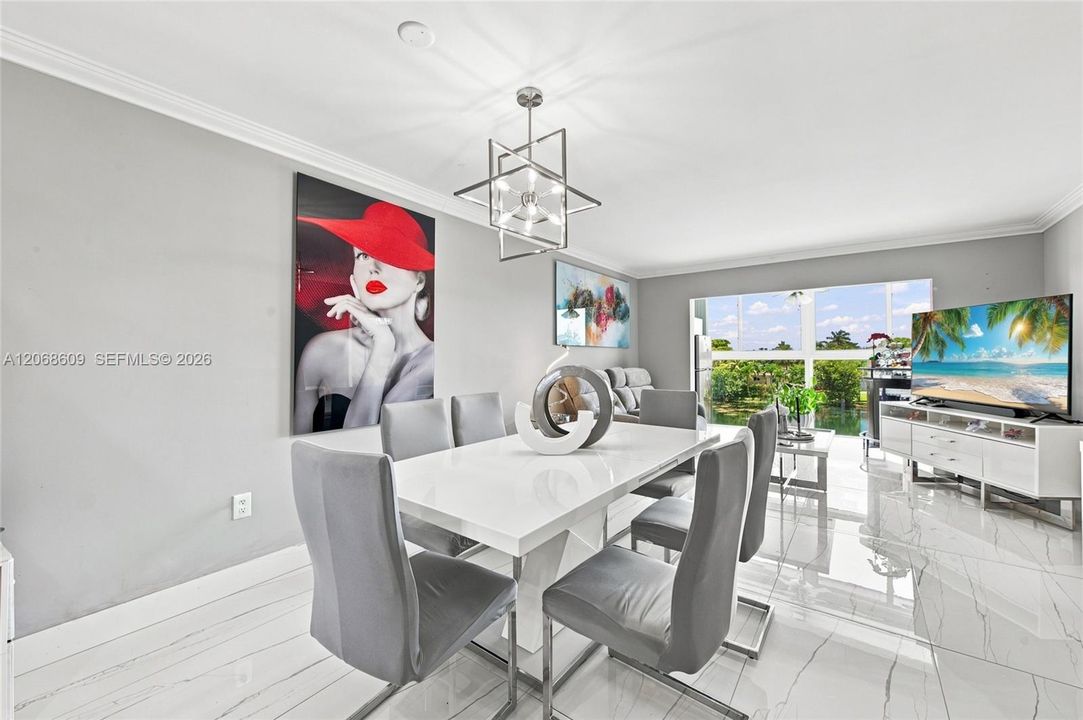 For Sale: $209,900 (2 beds, 2 baths, 850 Square Feet)