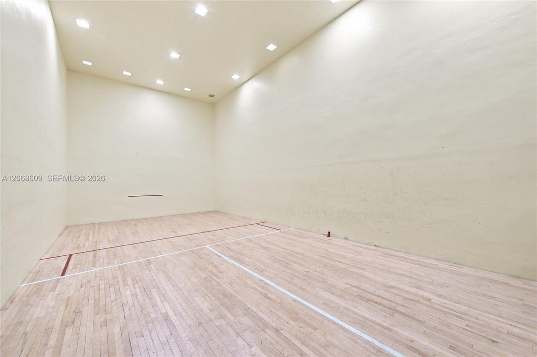 For Sale: $209,900 (2 beds, 2 baths, 850 Square Feet)