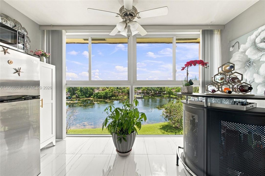 For Sale: $209,900 (2 beds, 2 baths, 850 Square Feet)