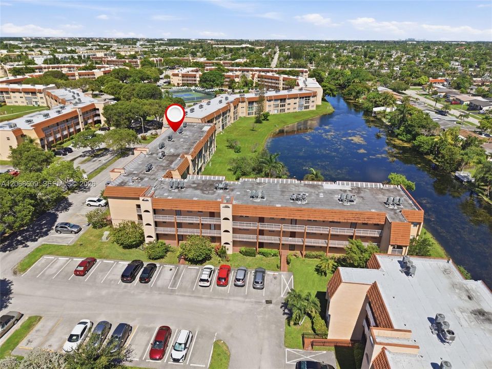 For Sale: $209,900 (2 beds, 2 baths, 850 Square Feet)