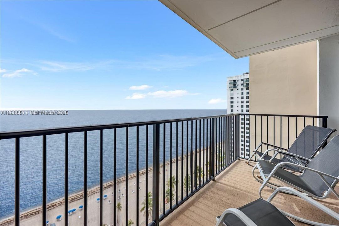 For Sale: $520,000 (1 beds, 2 baths, 980 Square Feet)