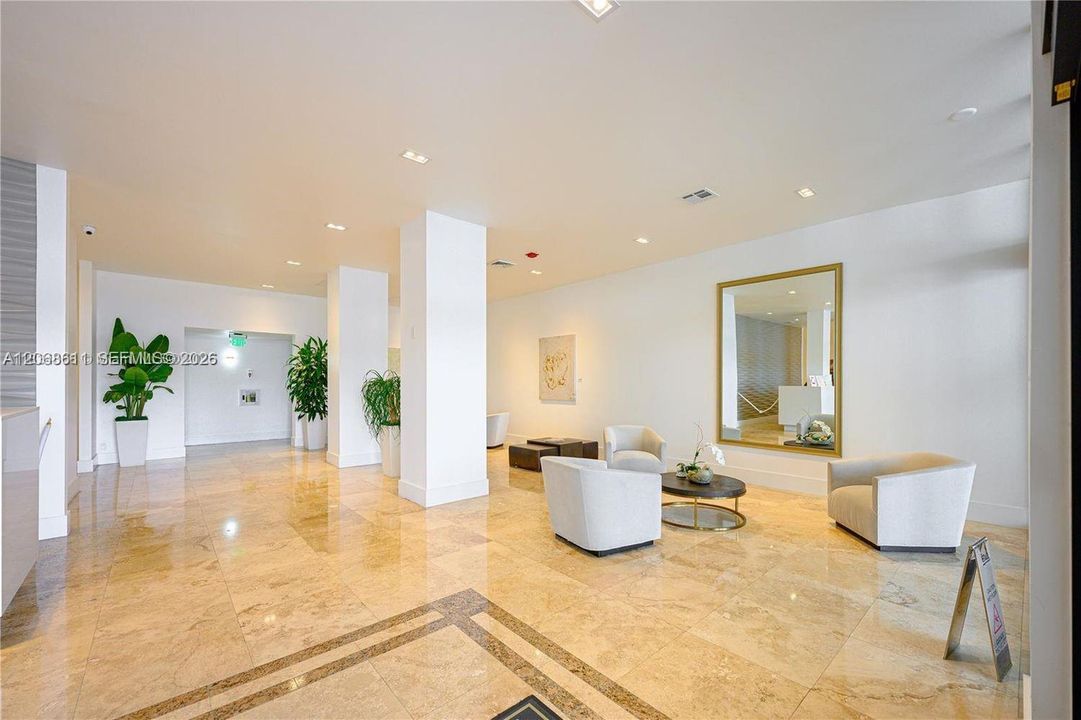 For Sale: $520,000 (1 beds, 2 baths, 980 Square Feet)