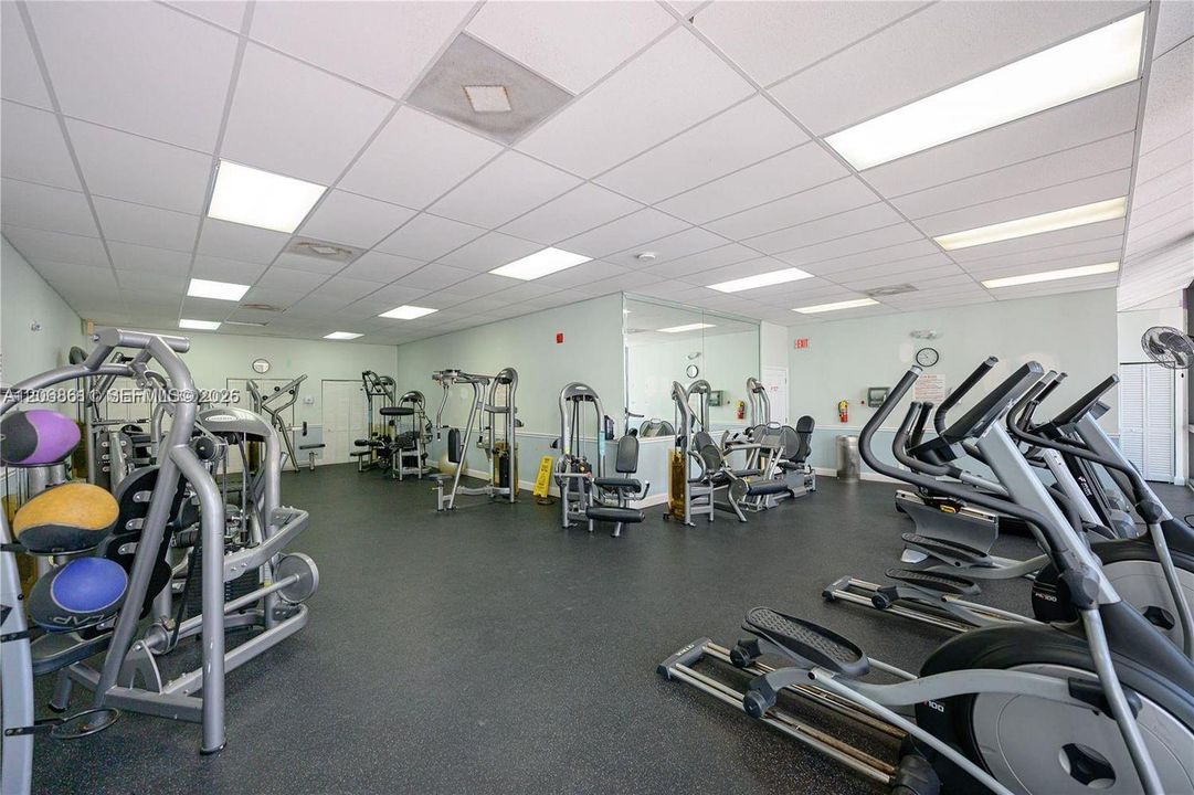 For Sale: $520,000 (1 beds, 2 baths, 980 Square Feet)