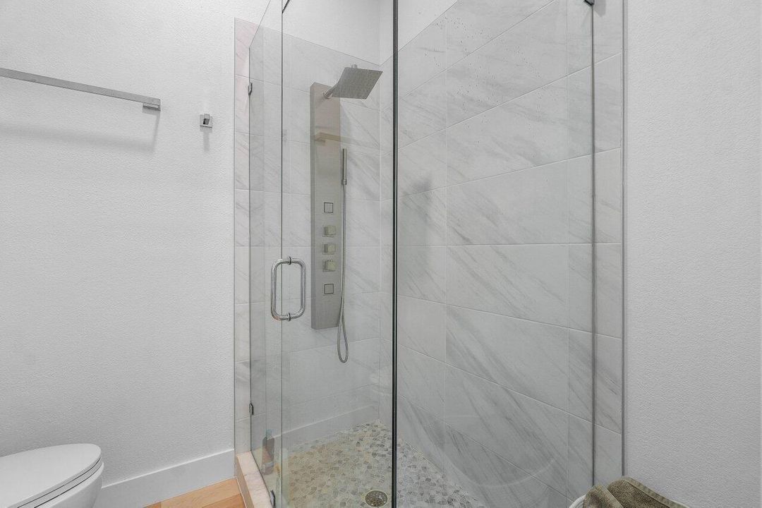 018-125GregoryPlace-WestPalmBeach-FL-334
