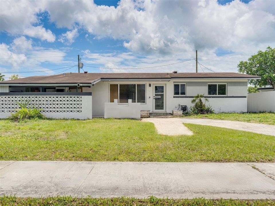 En Venta: $450,000 (3 camas, 2 baños, 1536 Pies cuadrados)