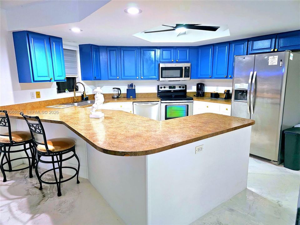 For Sale: $999,999 (4 beds, 4 baths, 3310 Square Feet)
