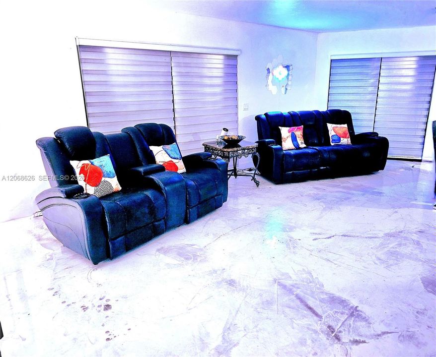 For Sale: $999,999 (4 beds, 4 baths, 3310 Square Feet)