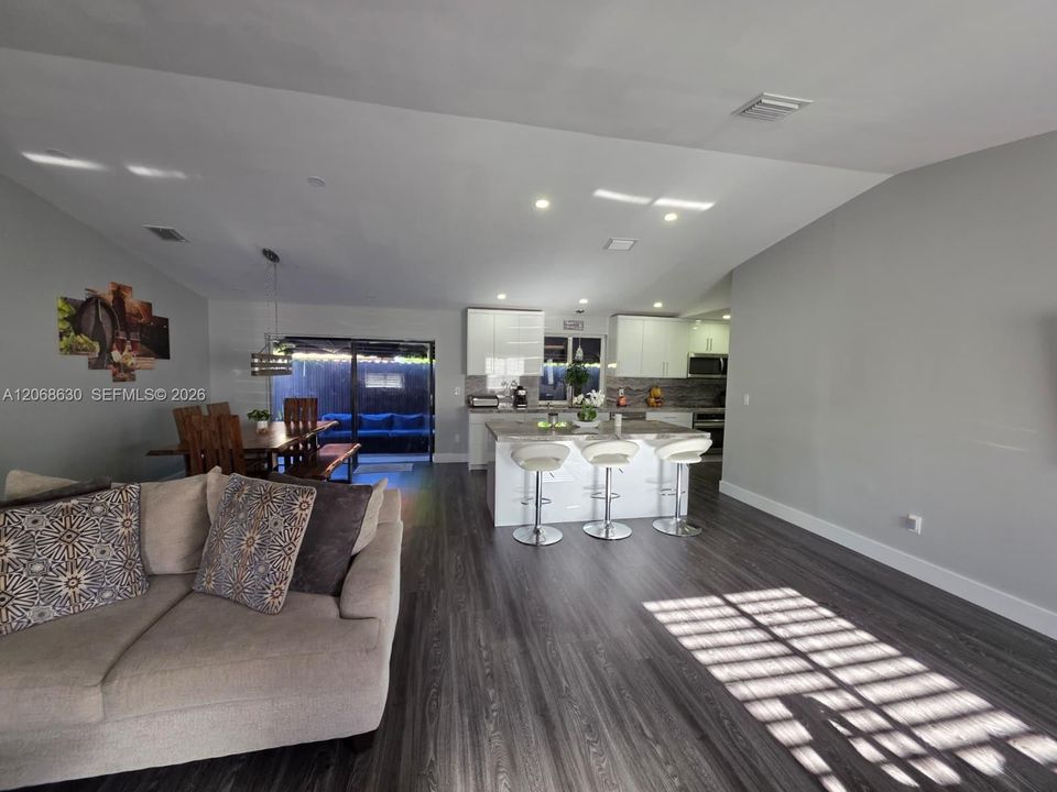 For Sale: $695,000 (3 beds, 2 baths, 1596 Square Feet)